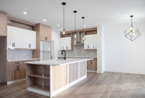 831 - 34 Ave 831 - 34 Ave