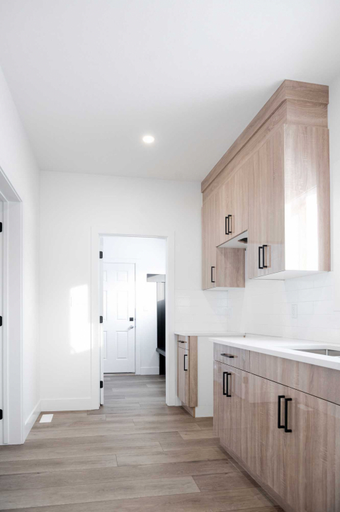 831 - 34 Ave 831 - 34 Ave