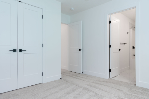 Bedroom 2 w/ Attached Washroom